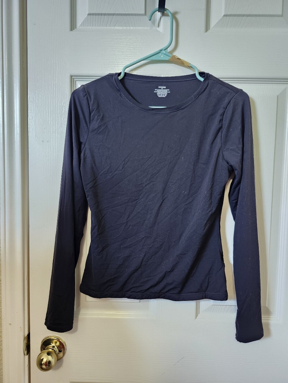 Classic Black Long-Sleeve Crewneck Tee - Women